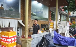 Người Hà Nội 'be bờ, đắp đập' chống bão số 3 Người Hà Nội 'be bờ, đắp đập' chống bão số 3