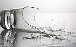 Loại cốc biến nước nóng thành thành nước độc, chứa hỗn hợp vi nhựa gây "thối gan", ung thư