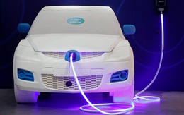 Không còn là xe 'sang xịn mịn' ra sao, đây mới là 'cuộc chơi' trong 5-10 năm tới của các ông lớn ô tô điện - Volkswagen, Toyota, BYD đều đang 'tất tay'