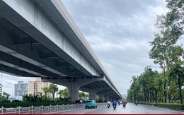 Đường phố Hà Nội vắng vẻ ngày bão số 3 Wipha đổ bộ