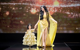 Con gái Á hậu xinh như búp bê, 2 tuổi đã catwalk dạn dĩ và nói được song ngữ Con gái Á hậu xinh như búp bê, 2 tuổi đã catwalk dạn dĩ và nói được song ngữ