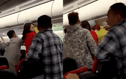 Nhóm khách nữ hùng hổ đánh người giữa chuyến bay vì bị nhắc giữ trật tự sau khi tắt đèn
