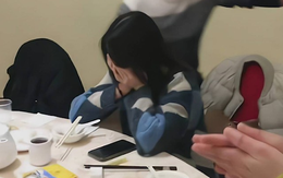 Đi họp lớp, tôi xin về sớm: Vừa về đến nhà nhận được tin nhắn từ lớp trưởng, thề không bao giờ đi họp lớp nữa