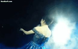 Hoa hậu Việt Nam cạo trọc đầu để đóng phim, diễn cảnh nóng khi bị zona thần kinh bây giờ ra sao?