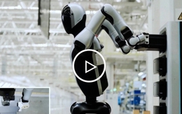 Không cần tắt máy, robot tự thay pin chỉ trong 3 phút Không cần tắt máy, robot tự thay pin chỉ trong 3 phút