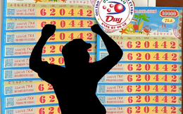 Cầm 14 tờ vé số đi đổi thưởng: Tra bảng kết quả, người đàn ông sững sờ