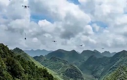 Kỳ tích lại gọi tên Trung Quốc: Dùng UAV chuyển 180 tấn thép, bê tông lên núi ở độ cao 1.600 m - rút ngắn 10 lần thời gian, 60% nhân công xây dựng trạm điện mặt trời