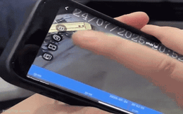 Trích xuất camera thời điểm chiếc vali chứa thi thể phụ nữ bị vứt trong hẻm ở TP. HCM