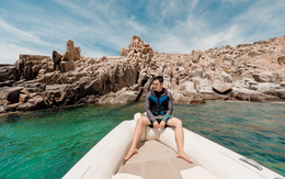 Nam ca sĩ Việt sốc vì bố mẹ ly hôn: Tuổi 43 chưa lấy vợ, du lịch khắp thế giới, ở toàn resort sang