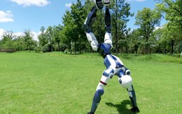 Mức giá thấp bất ngờ cho robot hình người có thể chạy, nhào lộn, đấm bốc