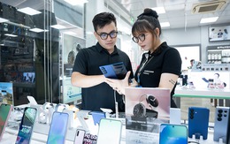 Điện thoại gập không còn là "đồ chơi nhà giàu": Galaxy Z Fold7 và Flip7 khiến người Việt chịu chi hơn bao giờ hết, xếp hàng từ tận 7 giờ sáng để mua máy mới Điện thoại gập không còn là "đồ chơi nhà giàu": Galaxy Z Fold7 và Flip7 khiến người Việt chịu chi hơn bao giờ hết, xếp hàng từ tận 7 giờ sáng để mua máy mới