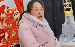 Người phụ nữ gửi tiết kiệm hơn 36,5 tỷ đồng, 5 ngày sau số dư còn 0, toà án tuyên bố: “Ngân hàng chỉ cần đền bù 50%” Người phụ nữ gửi tiết kiệm hơn 36,5 tỷ đồng, 5 ngày sau số dư còn 0, toà án tuyên bố: “Ngân hàng chỉ cần đền bù 50%”