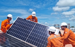 Hỗ trợ tiền cho hộ gia đình lắp điện mặt trời mái nhà: Cần mức hấp dẫn hơn