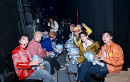 “Ông lớn giải trí” DatVietVAC “chơi lớn” tổ chức concert mang tầm quốc tế tại Mỹ, HIEUTHUHAI: “Tự hào được hát các ca khúc Việt” “Ông lớn giải trí” DatVietVAC “chơi lớn” tổ chức concert mang tầm quốc tế tại Mỹ, HIEUTHUHAI: “Tự hào được hát các ca khúc Việt”