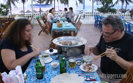 Khách Tây nhận xét Việt Nam có một món mà đi đâu cũng thấy, ăn thì ngon miễn bàn mà giá lại còn mềm