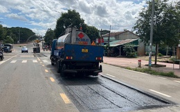 Quốc lộ 19 vừa làm đã "hỏng": Bong tróc ngay sau khi thảm nhựa