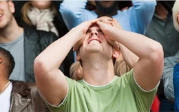 Nhà đầu tư chứng khoán nên hành động thế nào sau phiên giảm sốc 64 điểm từ đỉnh lịch sử?