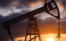 Mất đi khách hàng Mỹ và châu Âu, vựa dầu của thế giới lập tức gửi lô hàng giá rẻ đến Trung Quốc: Bán hàng trăm nghìn thùng dầu mỗi ngày, Ấn Độ, Cuba cũng tranh mua hàng