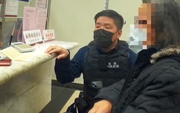 Khăng khăng chuyển khoản 5,5 tỷ vào một tài khoản đáng ngờ, 12 người thay nhau khuyên nhủ nhưng người phụ nữ đều trả lời một cách lạnh lùng