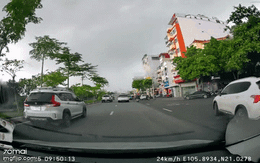 Hà Nội mưa dông, sét đánh liên hồi: 1 người phụ nữ tử vong trên cánh đồng Hà Nội mưa dông, sét đánh liên hồi: 1 người phụ nữ tử vong trên cánh đồng