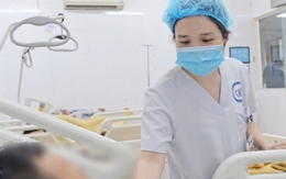 Nguy kịch vì nghe thầy lang uống nước đường để 'lấy độc trị độc'