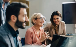 Công ty nhà người ta: Nhân viên mất vì bị cây rơi trúng, gia đình vẫn nhận lương trong 10 năm, con cái được phát 25 triệu đồng/tháng cho đến năm 19 tuổi