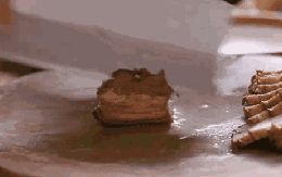 Chỉ vì tiếc của, tôi giữ 5 thứ nguy hiểm tựa như "quả bom hẹn giờ" sẵn sàng nổ ngay bên cạnh mình