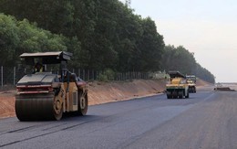 Sản lượng thi công đạt hơn 66.500 tỷ đồng trong 6 tháng, Việt Nam sẽ có 2.476 km đường bộ cao tốc vào dịp 19/8 Sản lượng thi công đạt hơn 66.500 tỷ đồng trong 6 tháng, Việt Nam sẽ có 2.476 km đường bộ cao tốc vào dịp 19/8