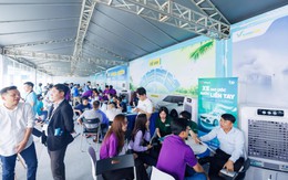 Bác tài TP.HCM lên đời xe xanh quá dễ dàng tại “Ngày hội xanh”