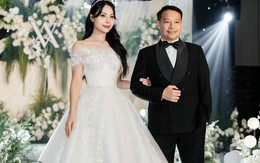 Ảnh nét căng đám cưới HLV Vũ Hồng Việt và BTV của VTV, chú rể U50 vẫn bảnh bao, visual cô dâu gây sốt