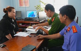 Nhận được 100 triệu đồng chuyển khoản nhầm, sau 8 tháng, người phụ nữ 1997 bị cấm đi khỏi nơi cư trú: Công an Đồng Tháp đang tiến hành điều tra Nhận được 100 triệu đồng chuyển khoản nhầm, sau 8 tháng, người phụ nữ 1997 bị cấm đi khỏi nơi cư trú: Công an Đồng Tháp đang tiến hành điều tra