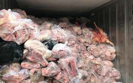 Rùng mình: Đột kích kho lạnh, tịch thu 100 tấn thịt bẩn chất thành đống, sắp chuyển đến các nhà hàng lẩu, nướng, tổng giá trị lên tới hơn 18 tỷ đồng Rùng mình: Đột kích kho lạnh, tịch thu 100 tấn thịt bẩn chất thành đống, sắp chuyển đến các nhà hàng lẩu, nướng, tổng giá trị lên tới hơn 18 tỷ đồng