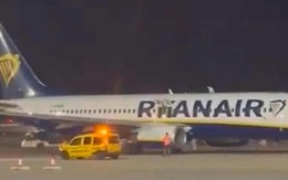 Sắp cất cánh có báo cháy, khách nhảy từ cánh máy bay thoát thân ở Tây Ban Nha