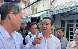 Chủ tịch UBND TP HCM Nguyễn Văn Được đến hiện trường vụ cháy khiến 8 người tử vong