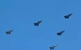 Dàn 'mãnh long' J-20A của Trung Quốc xuất hiện, hé lộ lễ duyệt binh quy mô lớn