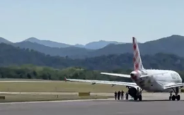 Vụ một người "bị hút vào động cơ máy bay" có ảnh hưởng đến chuyến bay của Việt Nam đi Ý?