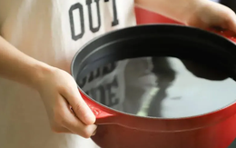 Một người nấu ăn, cả nhà mắc ung thư? 8 thói quen nấu ăn khiến gia đình bạn ăn gấp đôi chất gây ung thư