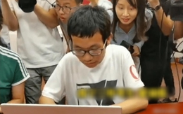 Nam sinh học giỏi được cả làng kỳ vọng nhưng thi trượt đại học, 1 tháng sau bỗng được “đặc cách” trúng tuyển: Nhờ 1 câu nói của cán bộ chấm thi Nam sinh học giỏi được cả làng kỳ vọng nhưng thi trượt đại học, 1 tháng sau bỗng được “đặc cách” trúng tuyển: Nhờ 1 câu nói của cán bộ chấm thi