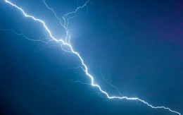 Mỹ ghi nhận tia sét dài kỷ lục 829 km