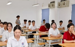 Thí sinh bất an 'rải' nguyện vọng như mưa, cần chuẩn hoá đề thi