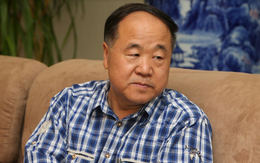 Bán rau đắt hơn giá bình thường, nhà văn đạt giải Nobel bị mẹ nói thẳng 1 câu: Ông nghe xong "ám ánh" cả đời!