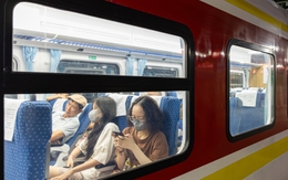 Cận cảnh đoàn tàu du lịch sang chảnh như máy bay lần đầu sản xuất tại Việt Nam