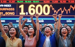 VN-Index vượt mốc 1.600 điểm, nhà đầu tư cần lưu ý gì để tránh 'say sóng'?