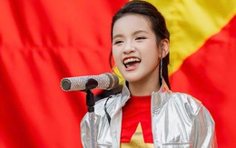 Dân tình “rần rần” tìm thông tin giọng ca trẻ nhất Concert Quốc gia: Xinh cực phẩm, thành tích học hành còn đỉnh thế này!