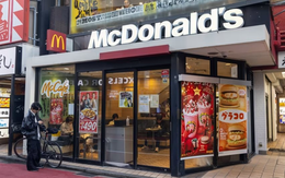 Đồ ăn McDonald’s bị vứt bỏ ngay trước cửa hàng tại Nhật Bản: Người dân phẫn nộ, khủng hoảng truyền thông vì một món đồ chơi