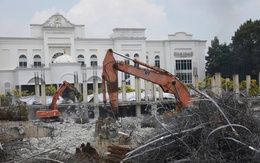 Cận cảnh tháo dỡ Khu phức hợp thương mại xây dựng không phép trên "đất vàng" ở Đồng Nai