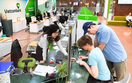 Người dùng thẻ Vietcombank chú ý biểu phí, lãi suất mới