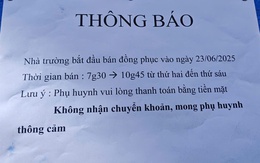 Mua đồng phục cho con, một số trường ở TP HCM không nhận chuyển khoản