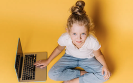 Tin nổi không: Những đứa trẻ vừa tập đọc đã biết cách để tiền sinh lời, dạy ngược cha mẹ cách tiêu tiền