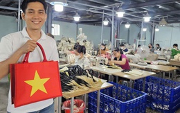 Sản phẩm in hình cờ đỏ sao vàng "cháy hàng", nhà sản xuất không kịp cung ứng